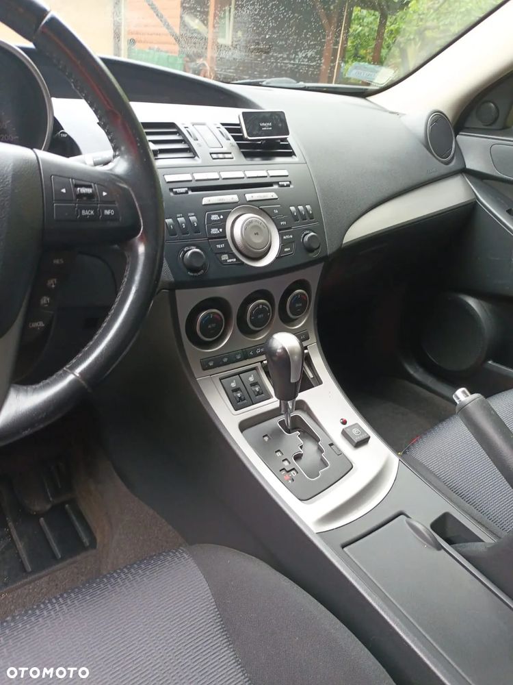 Mazda 3 2.0 Exclusive + - 12