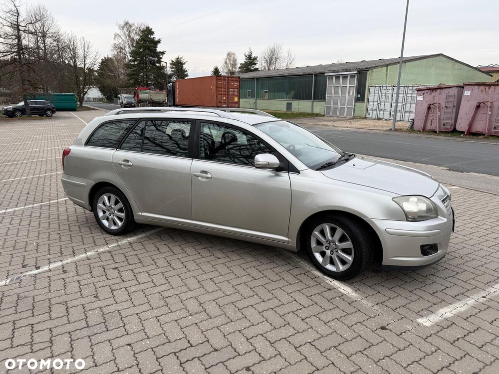 Toyota Avensis 2.0 D-4D Sol Premium - 3