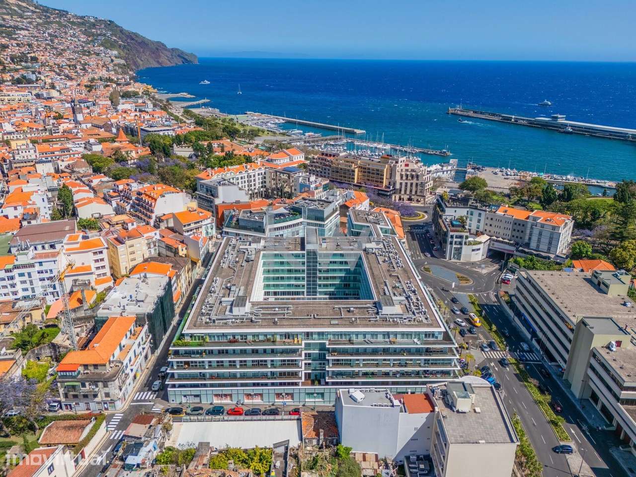 Fantástico T4 no emblemático Funchal Centrum/Plaza - Grande imagem: 3/43