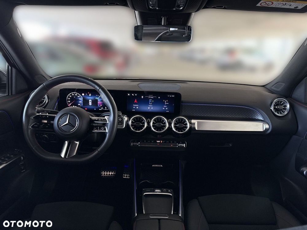 Mercedes-Benz GLB - 14