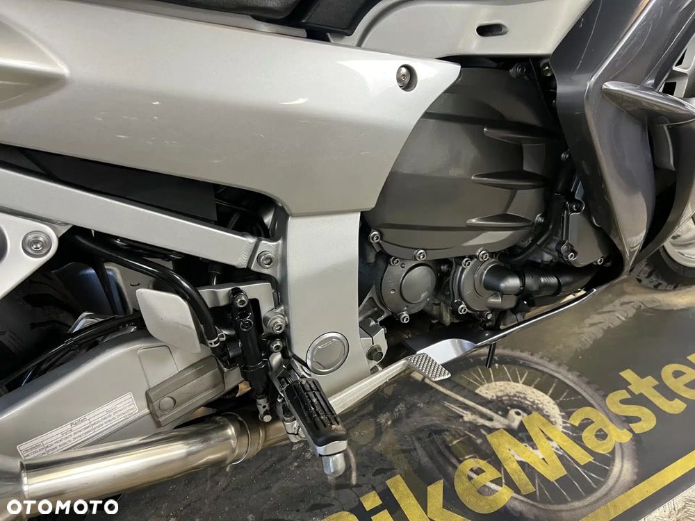 Yamaha FJR - 16