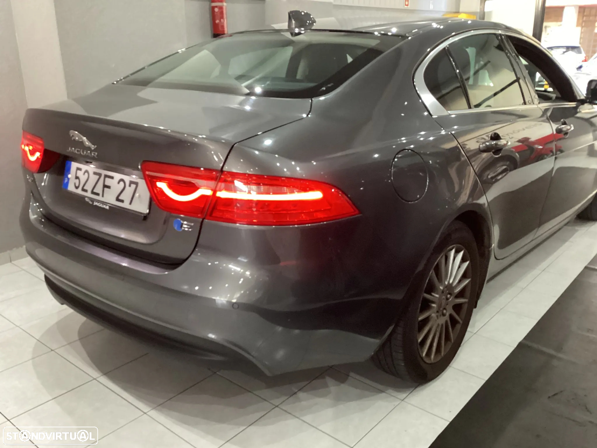Jaguar XE - 7