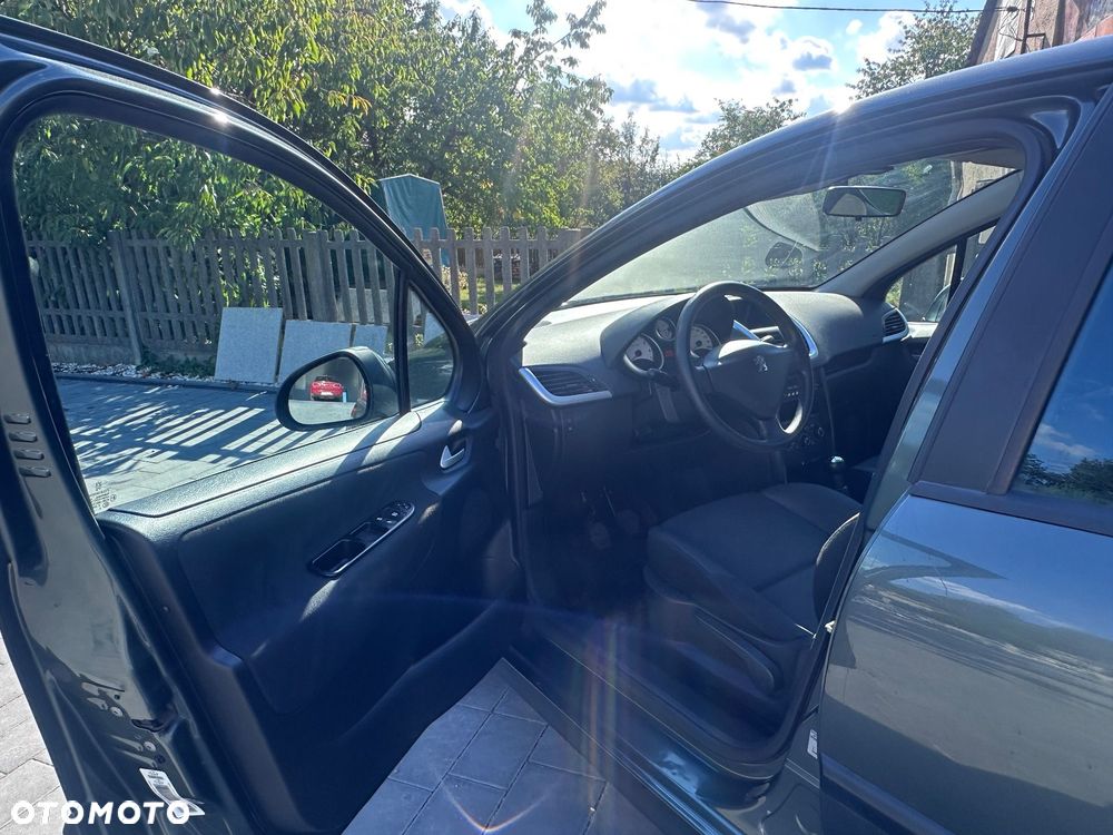Peugeot 207 1.4 16V Trendy - 11