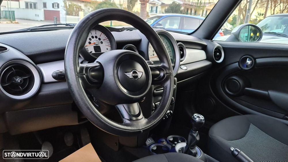 MINI 3 Portas Cooper D - 26