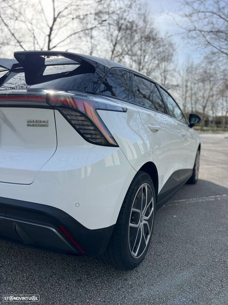 MG MG4 64 kWh Luxury - 2