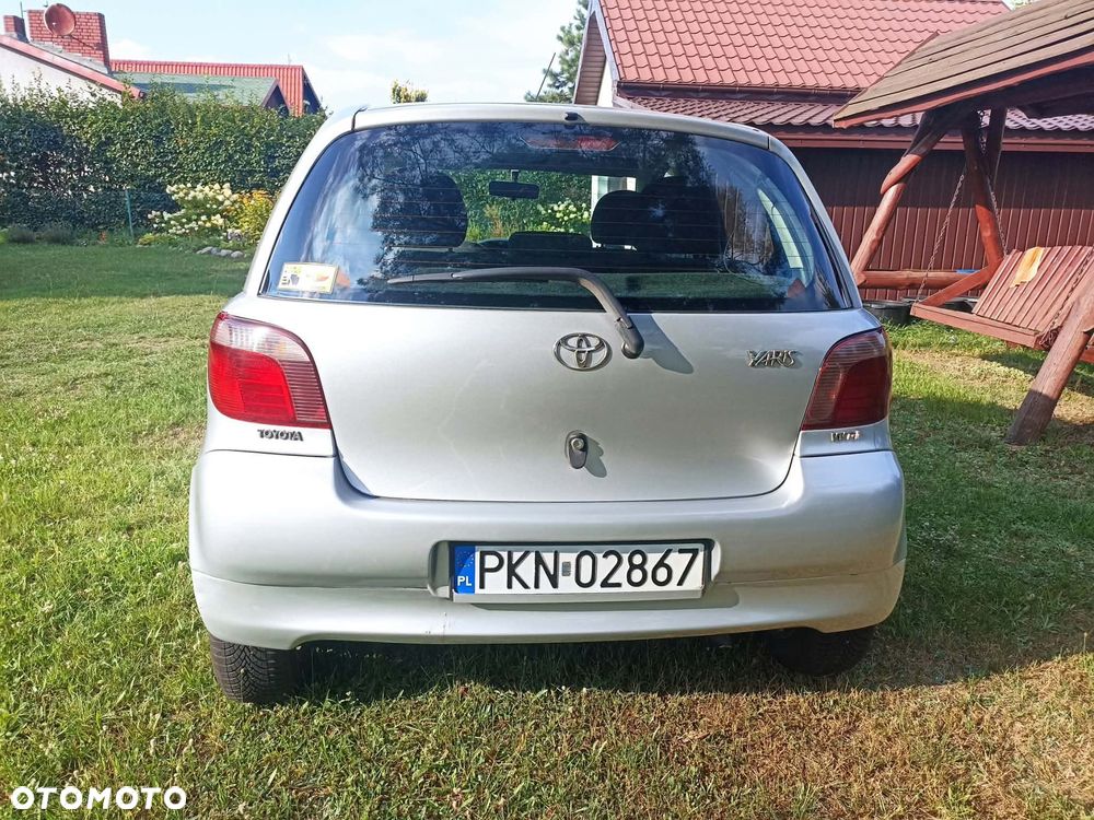 Toyota Yaris 2003 photo 2