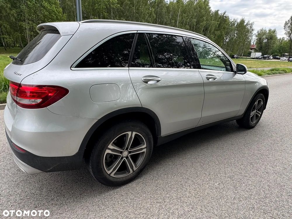 Mercedes-Benz GLC 300 4Matic 9G-TRONIC Exclusive - 5