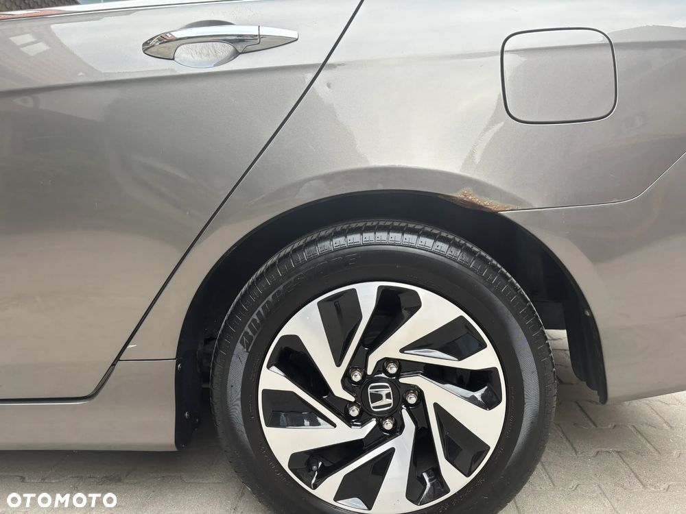 Honda Accord 2.0 Executive - 10