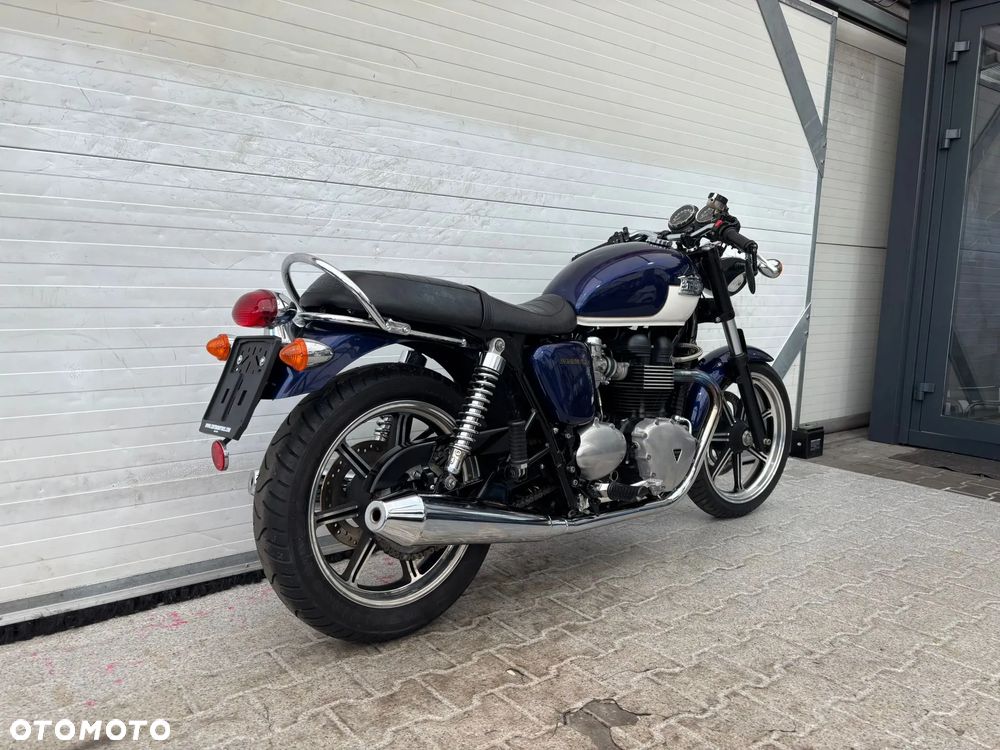 Triumph Bonneville - 10