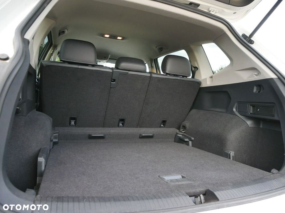 Volkswagen Tiguan Allspace - 16