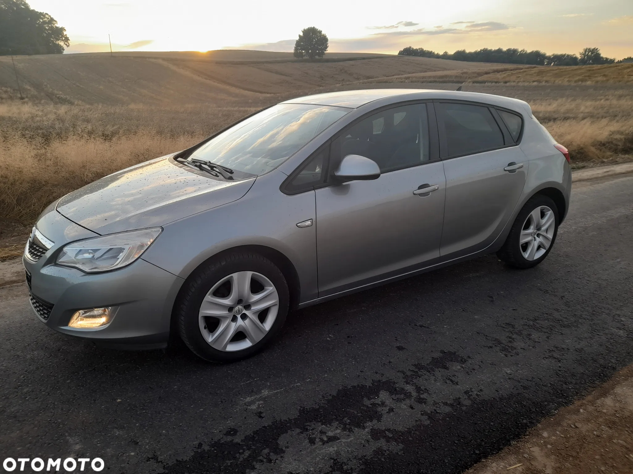 Opel Astra IV 1.4 T Cosmo - 10