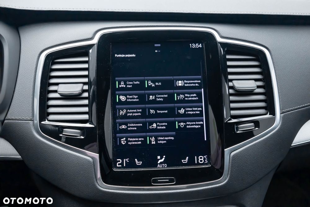 Volvo XC 90 T8 AWD Plug-In Hybrid R-Design 7os - 27