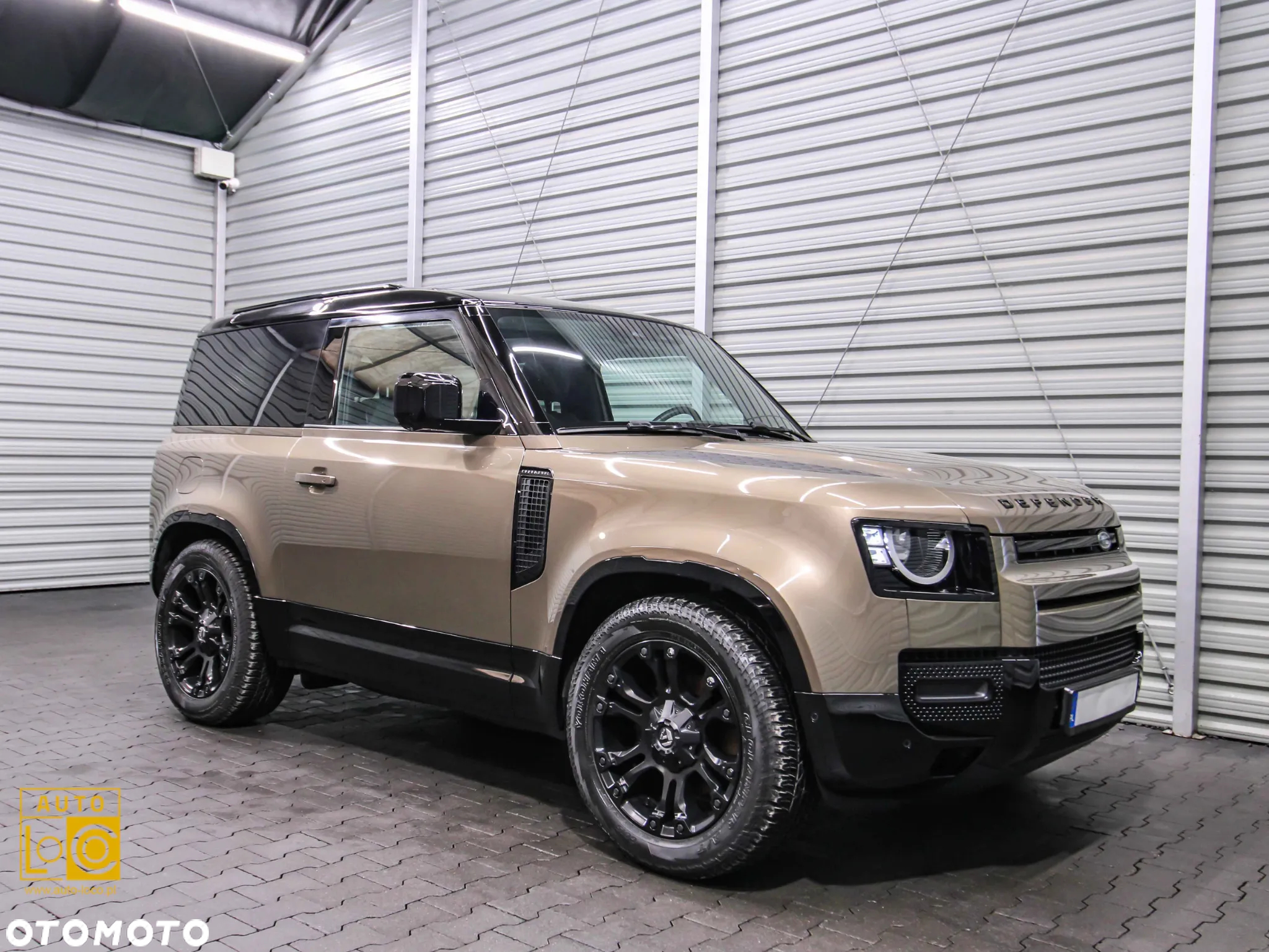 Land Rover Defender 90 D250 HSE - 7