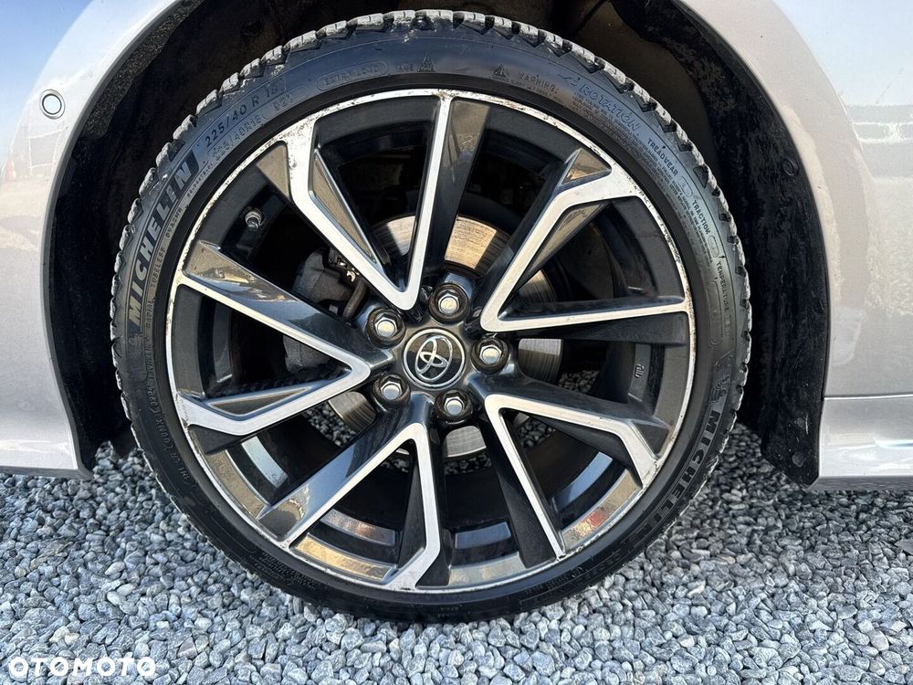 Toyota Corolla 1.8 Hybrid Executive - 17