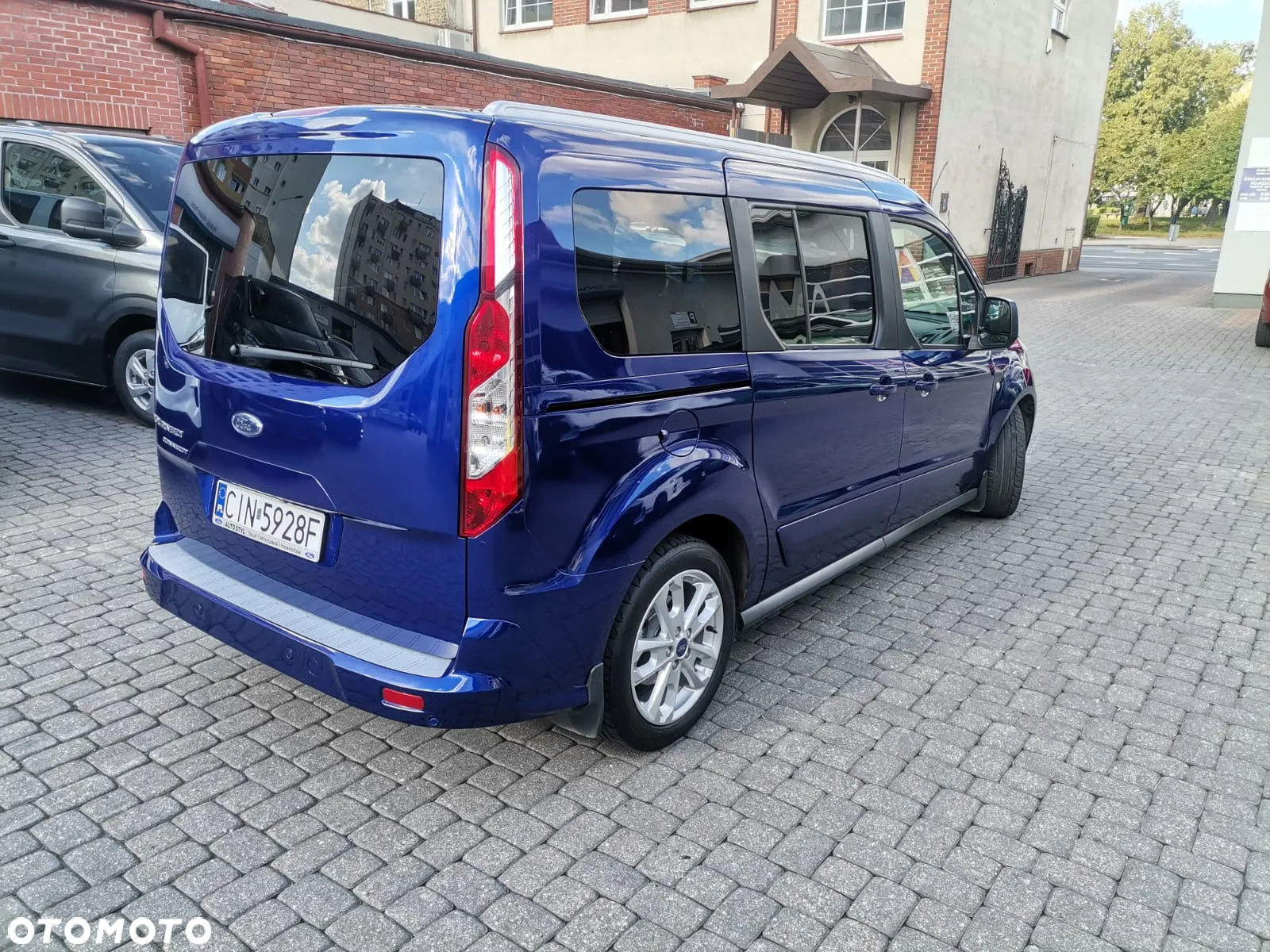 Ford Tourneo Connect 1.5 TDCi Titanium - 2