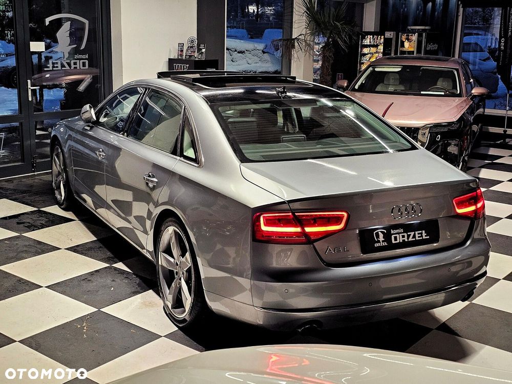 Audi A8 - 4