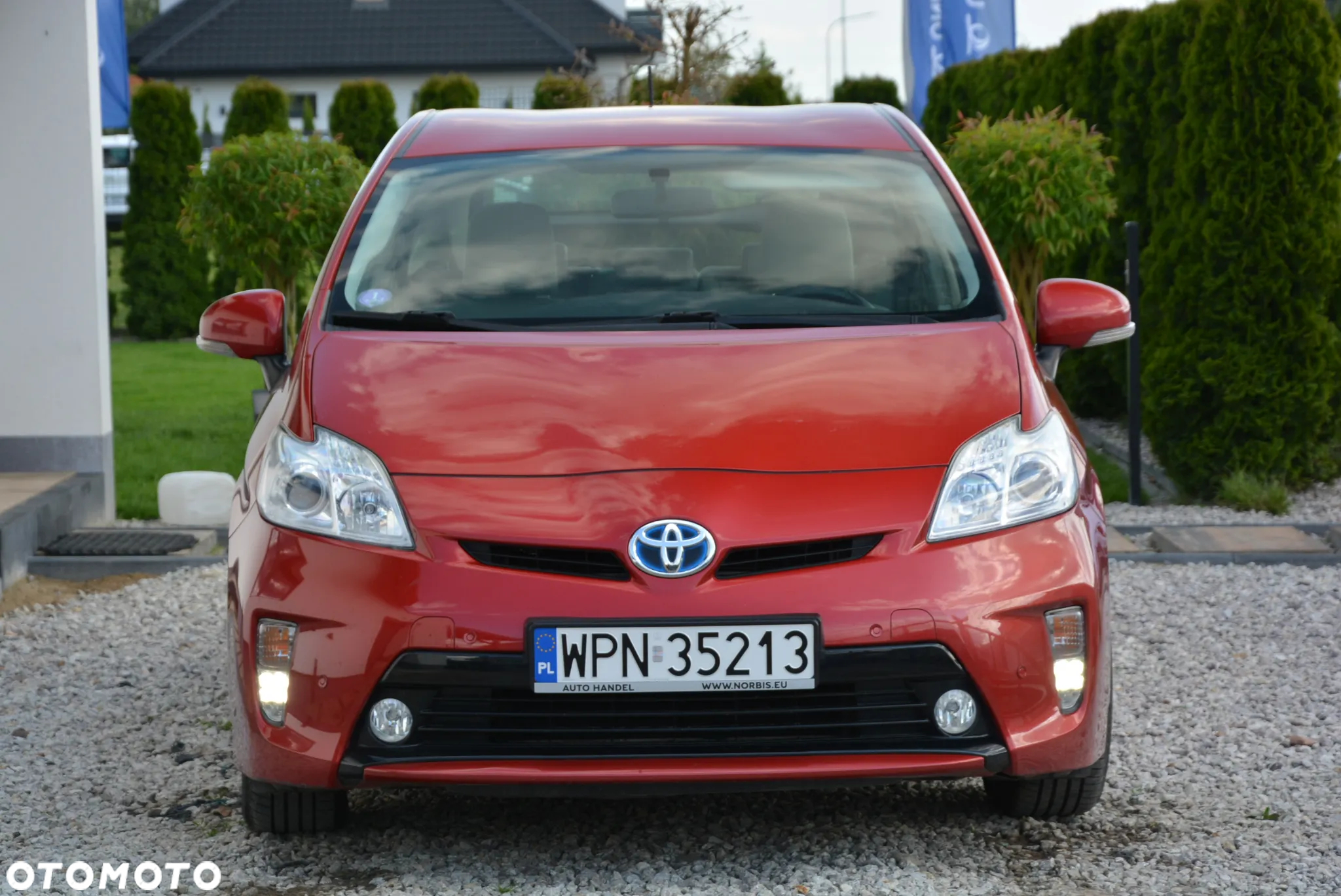 Toyota Prius 1.8 HSD Premium - 10