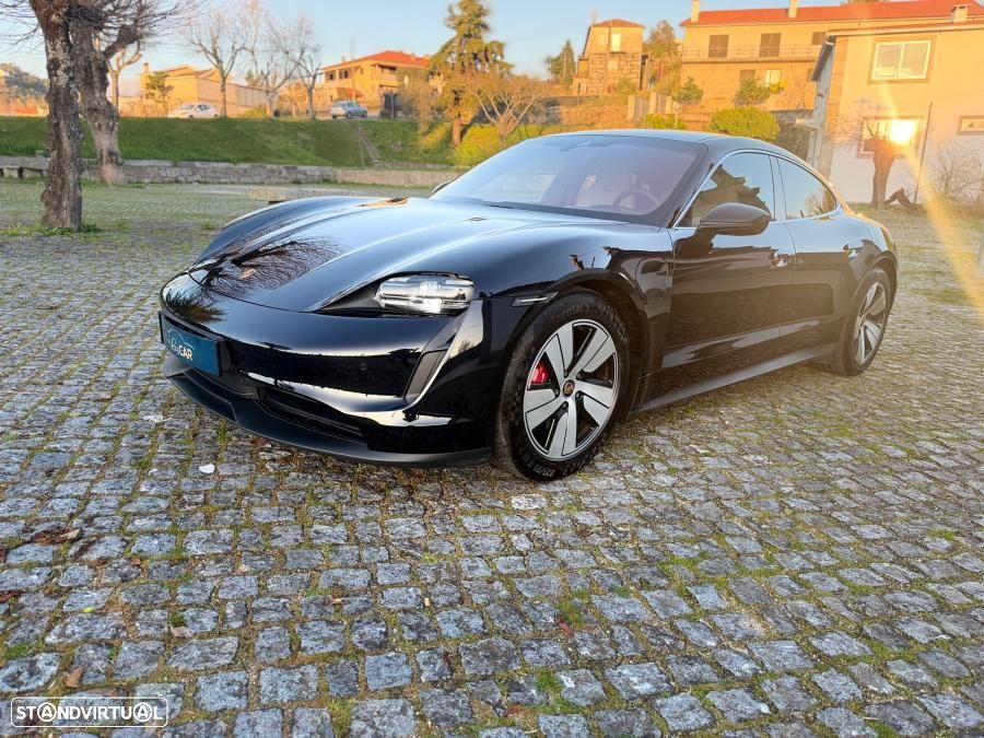 Porsche Taycan 4S - 11