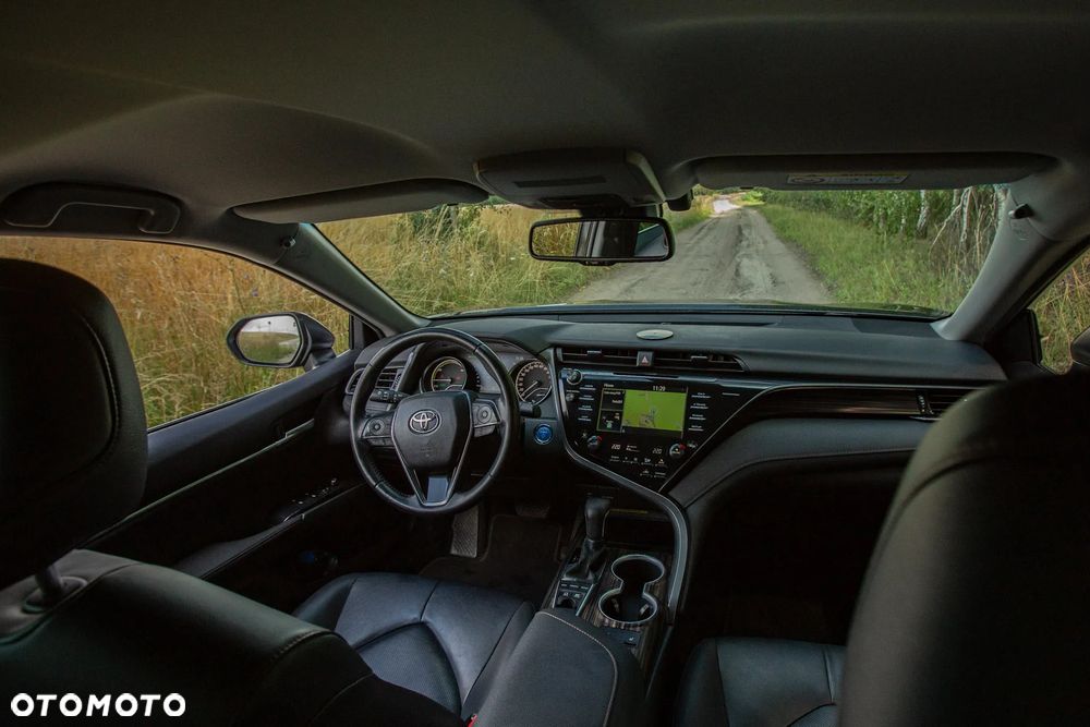 Toyota Camry 2.5 Hybrid Executive CVT - 25