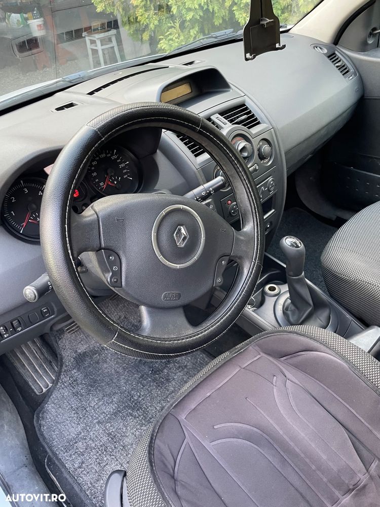 Renault Megane II Sedan 1.5 dCi Authentique - 6