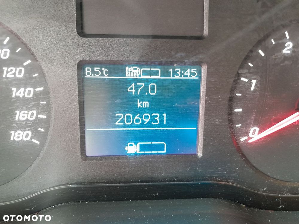 Mercedes-Benz Sprinter - 5