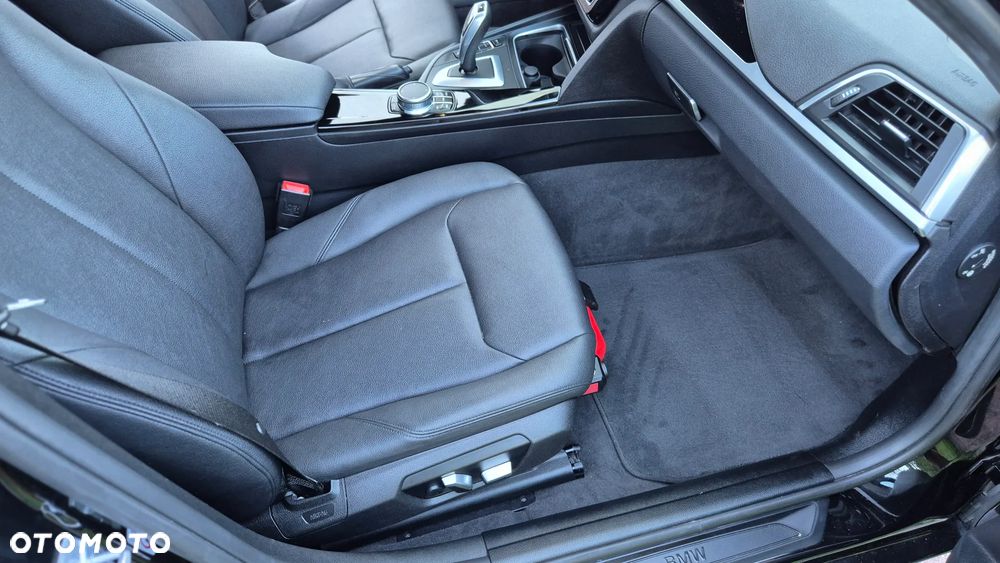BMW Seria 3 320i xDrive Advantage sport - 28