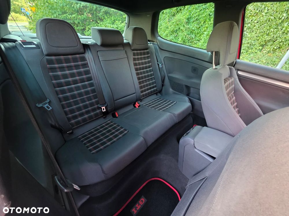 Volkswagen Golf - 16