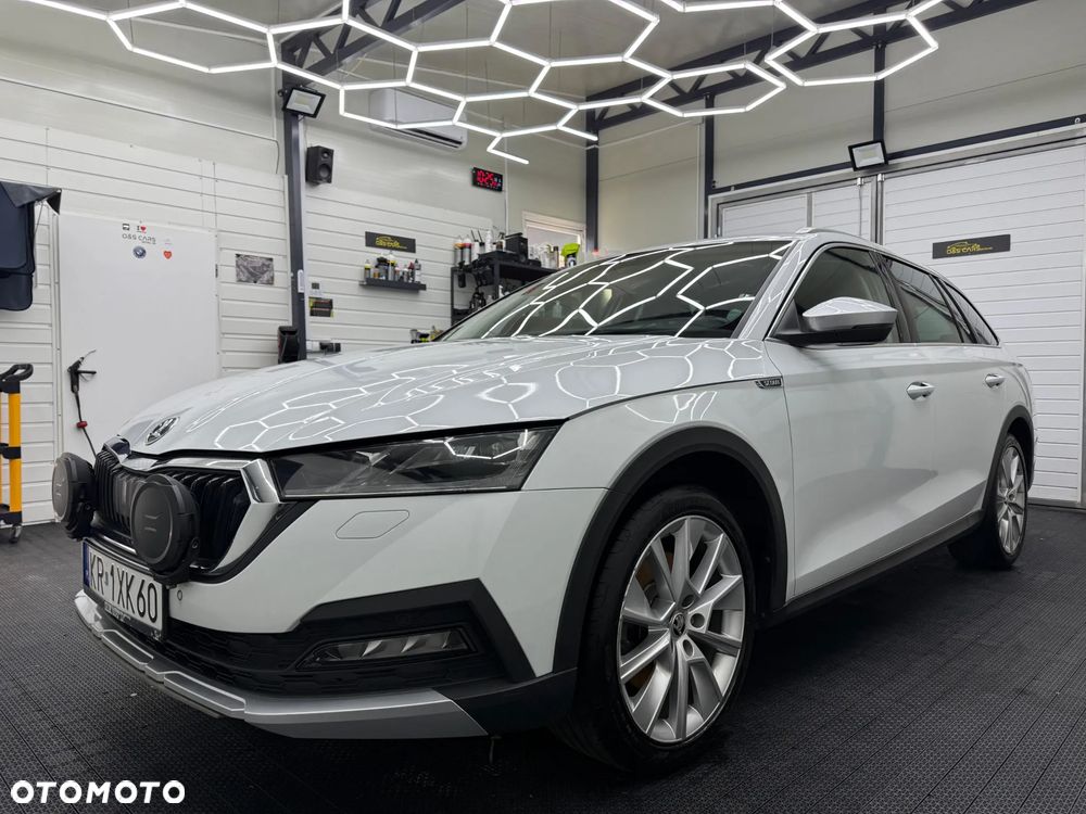 Skoda Octavia 2.0 TDI 4x4 Scout DSG - 4