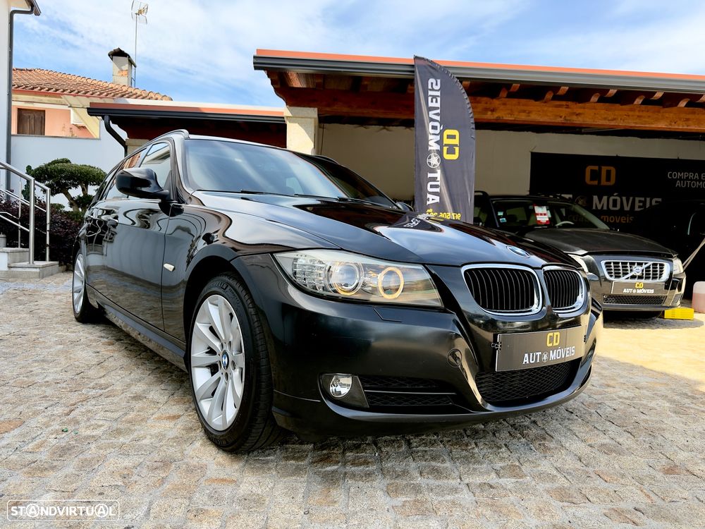 BMW 320 d Navigation Sport - 28