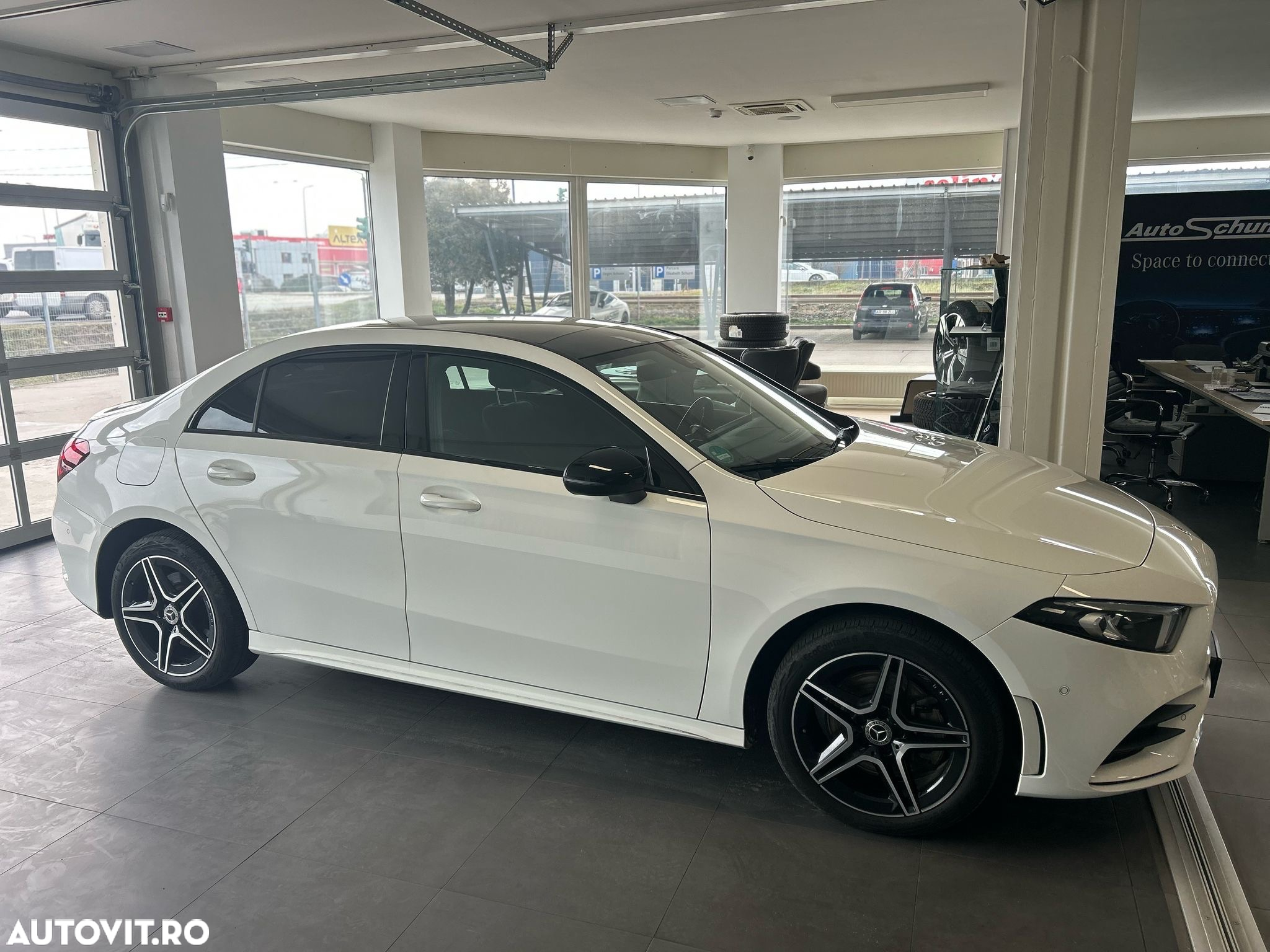 Mercedes-Benz A 250 e 8G-DCT AMG Line - 5