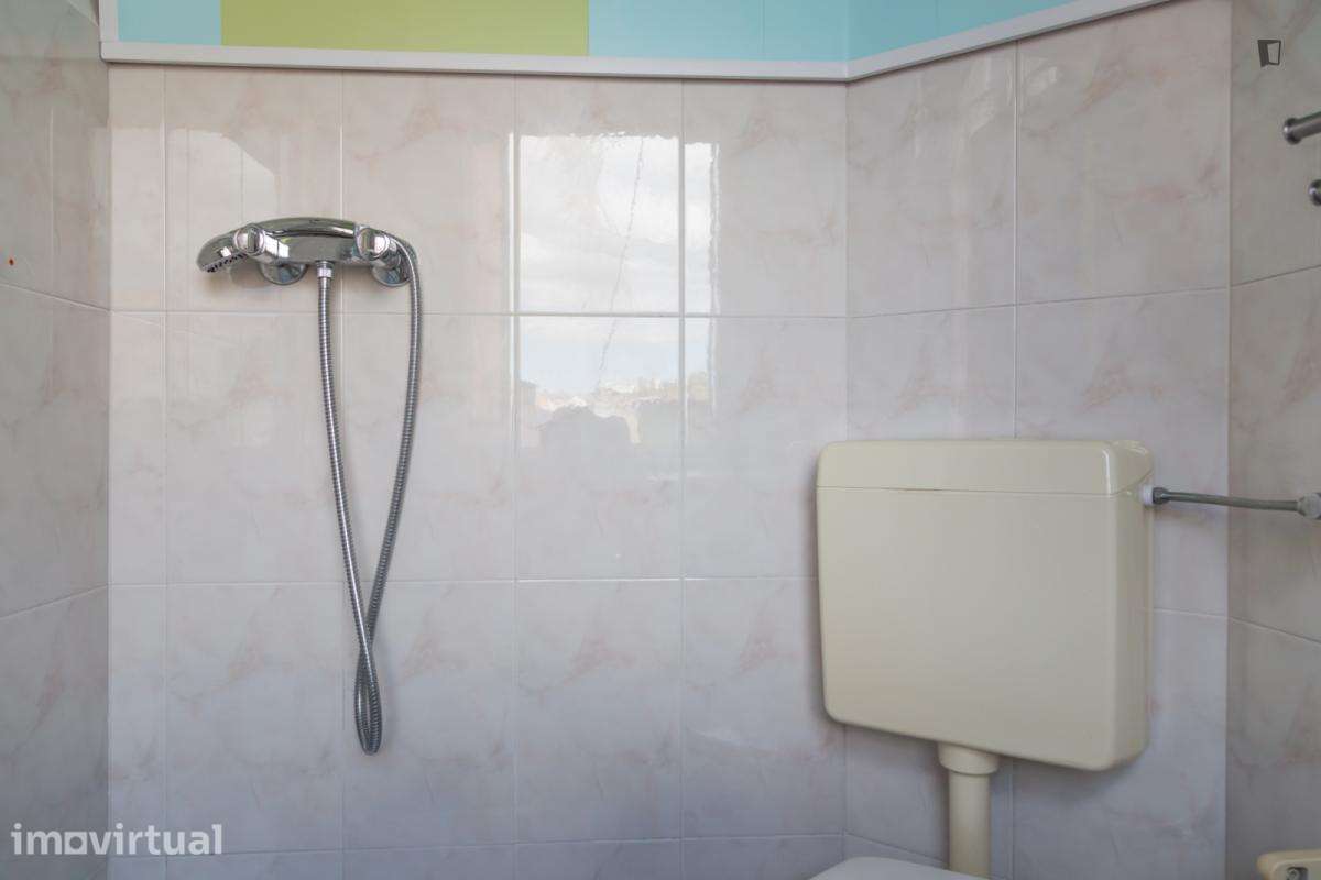 Quarto - localizado em Alameda Lisbon - Grande imagem: 3/15
