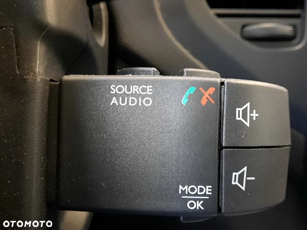 Renault Captur TCe 150 GPF INTENS - 25