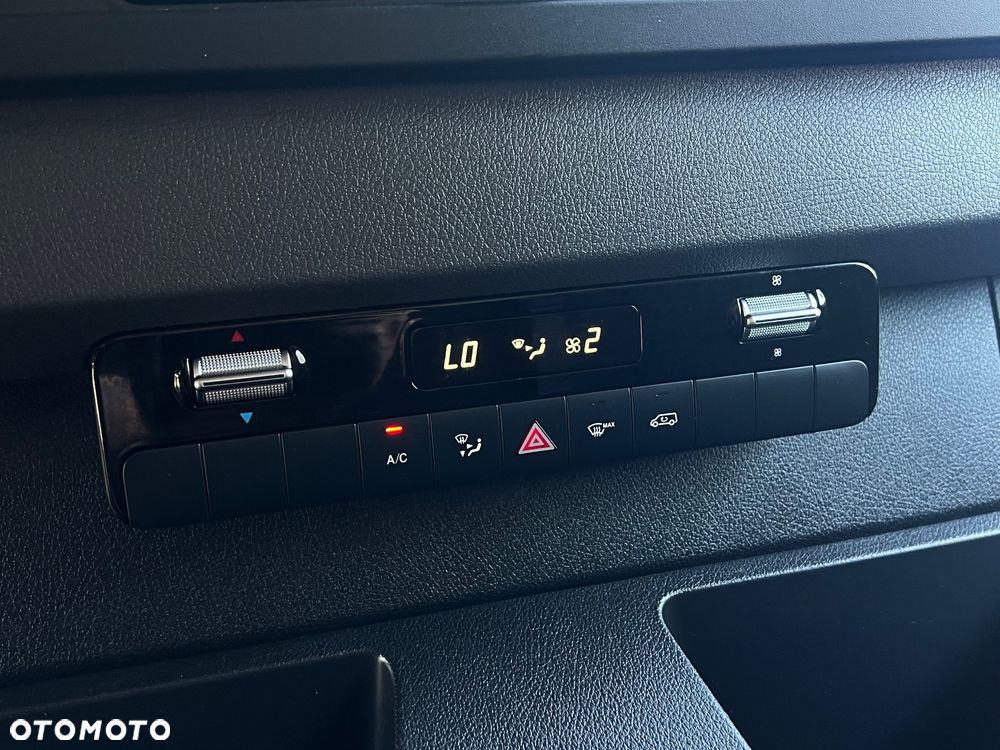 Mercedes-Benz Sprinter - 22
