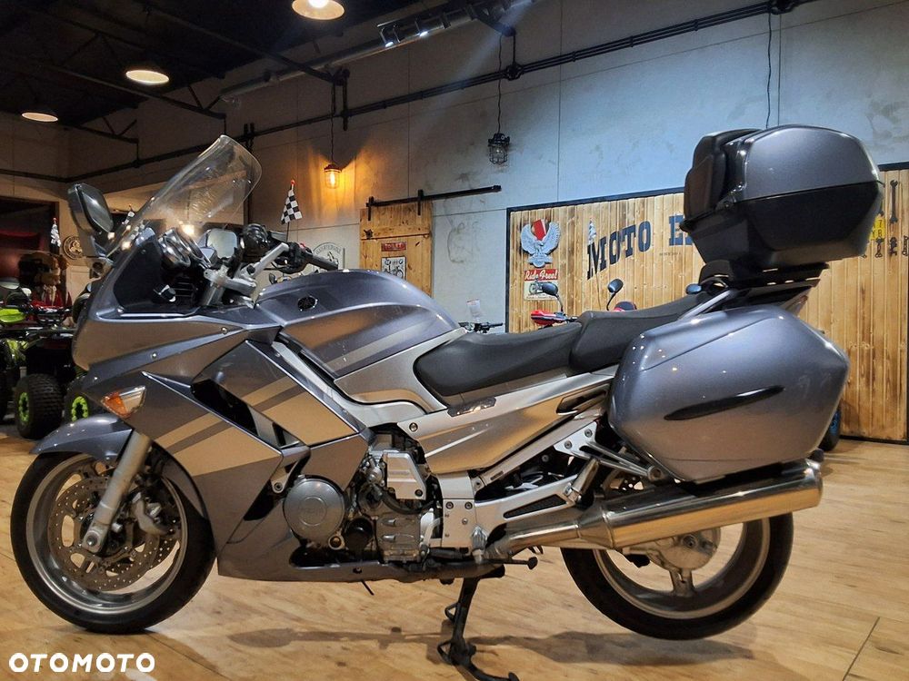 Yamaha FJR - 2