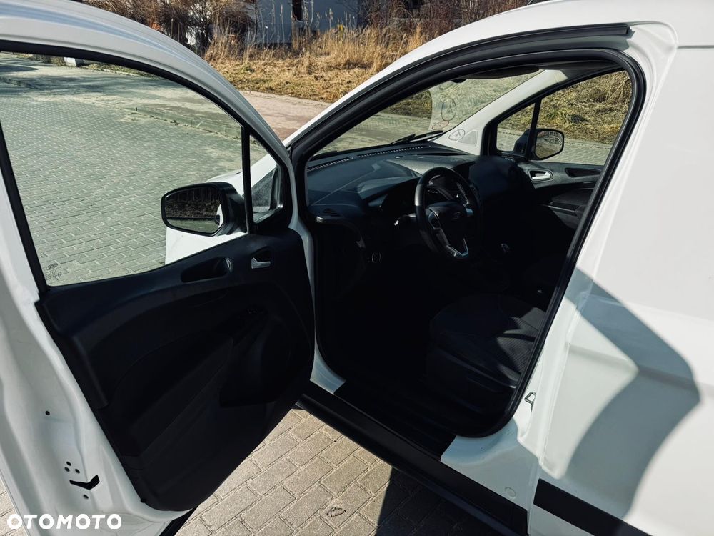Ford Courier - 16