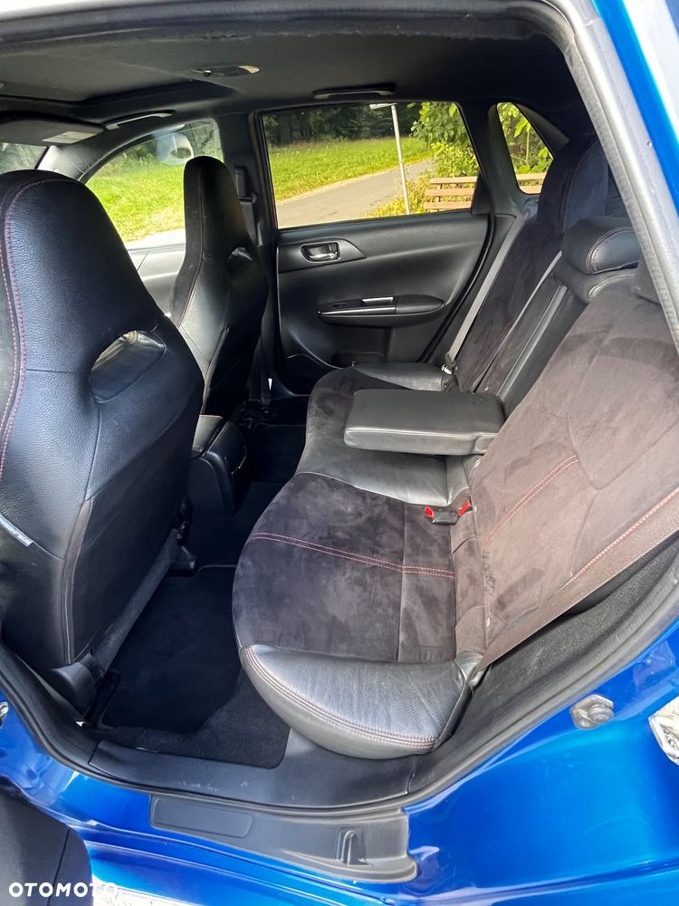 Subaru Impreza STI - 22
