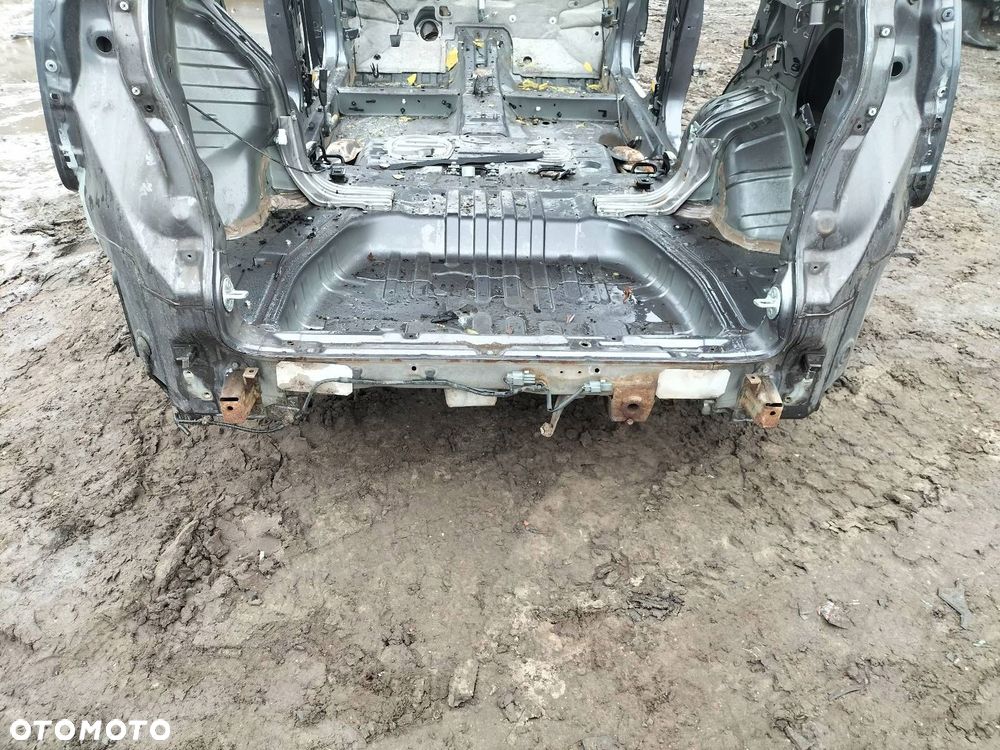 WANNA BAGAŻNIKA PAS TYLNY MITSUBISHI OUTLANDER II LIFT A39 - 2