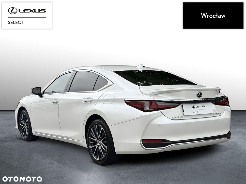 Lexus ES 300h Business Edition - 4