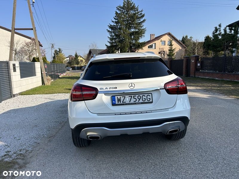 Mercedes-Benz GLA 250 7G-DCT UrbanStyle Edition - 7