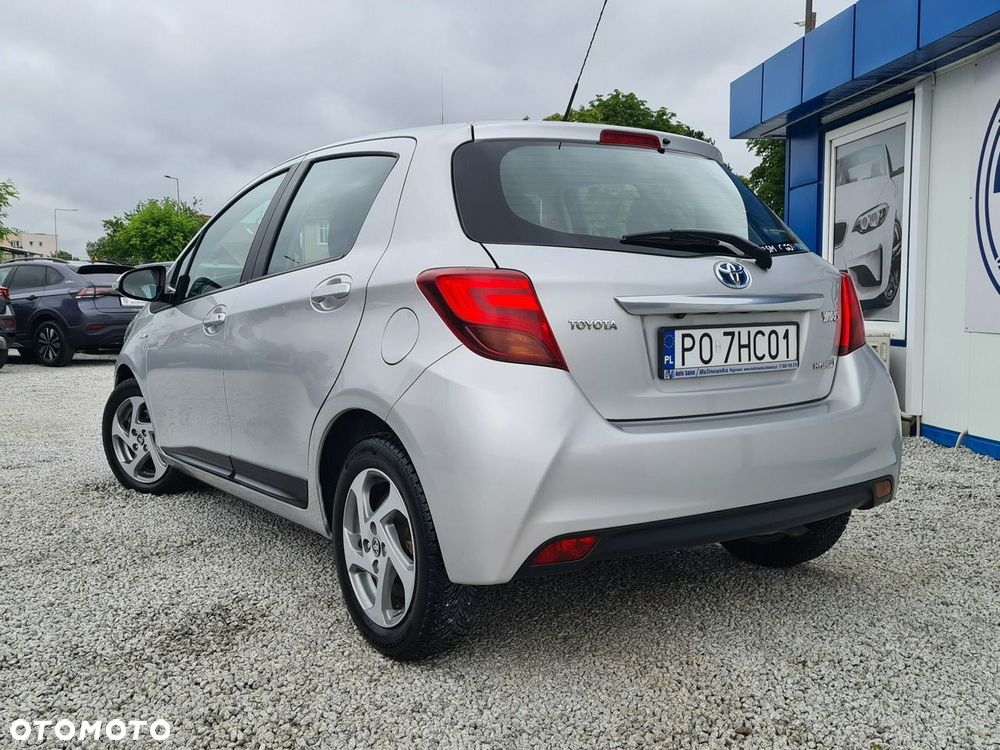 Toyota Yaris Hybrid 100 Life - 5