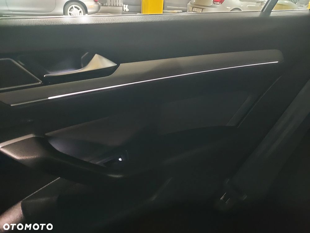 Volkswagen Passat - 18