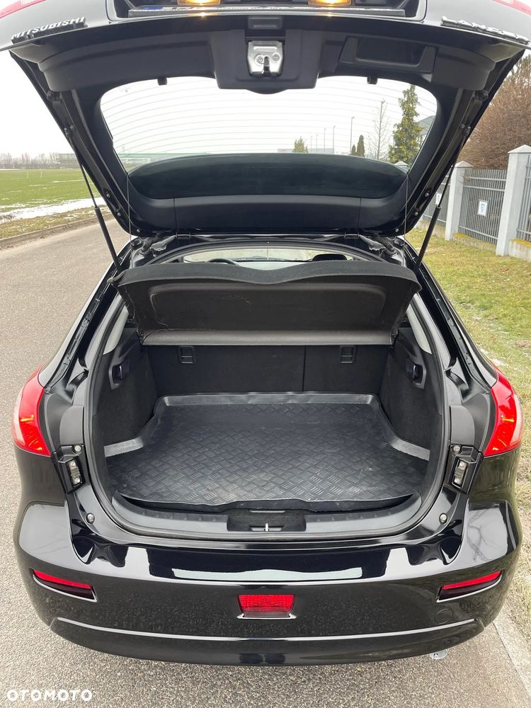 Mitsubishi Lancer 1.6 Inform - 11