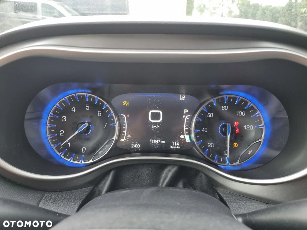 Chrysler Pacifica - 30