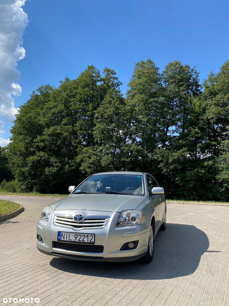 Toyota Avensis 1.8 VVT-i Sol - 1