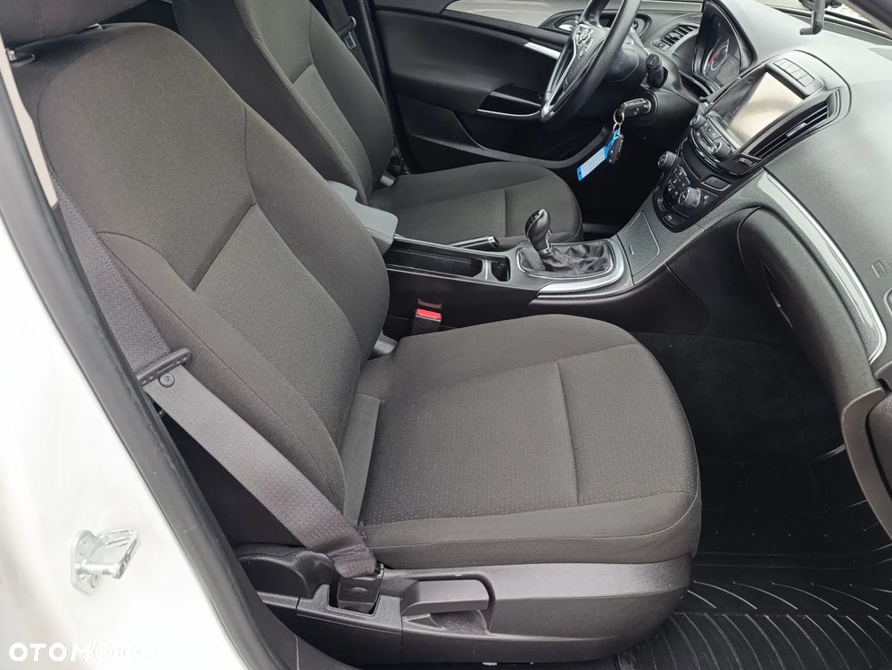 Opel Insignia - 10