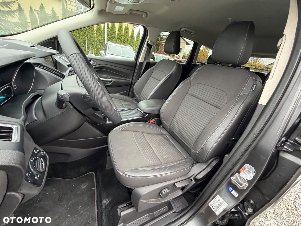 Ford Kuga 1.5 EcoBoost 2x4 Titanium - 37