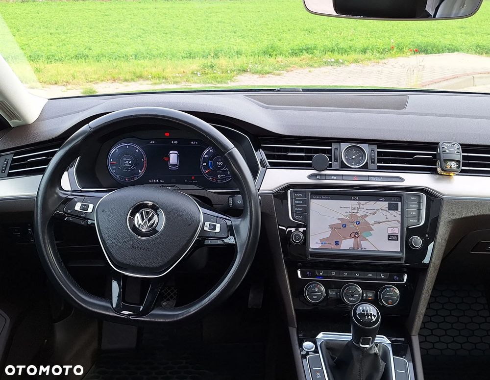 Volkswagen Passat 2.0 TDI (BlueMotion Technology) Highline - 6