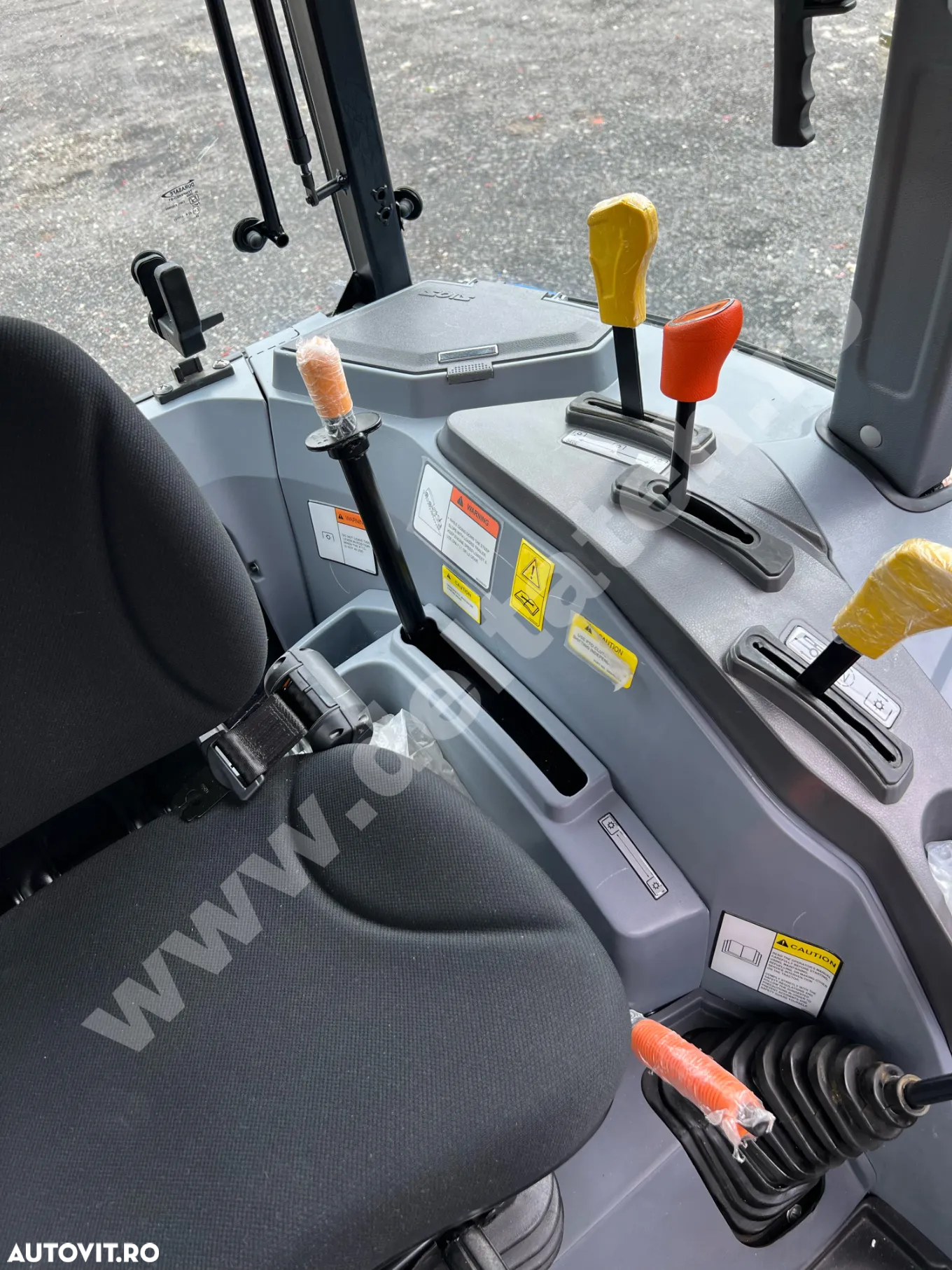 Solis Tractor NOU, Model S50 + CABINA - 4