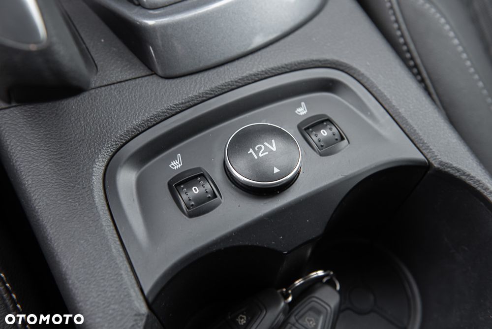 Ford Focus 1.6 EcoBoost Trend Sport - 32
