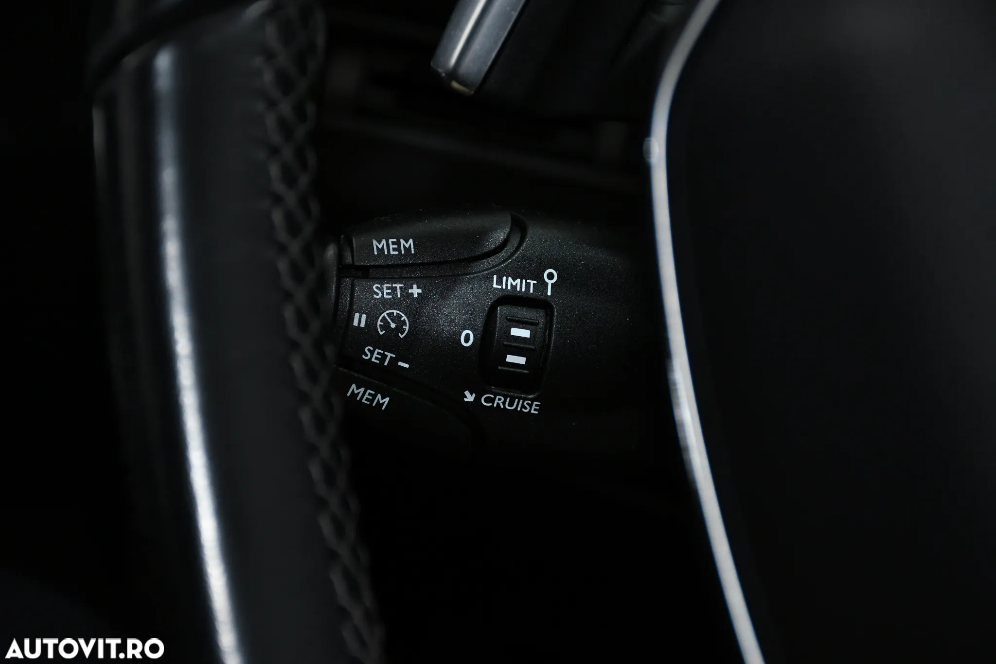 Peugeot 3008 BlueHDi 120 Stop & Start EAT6 Allure - 36